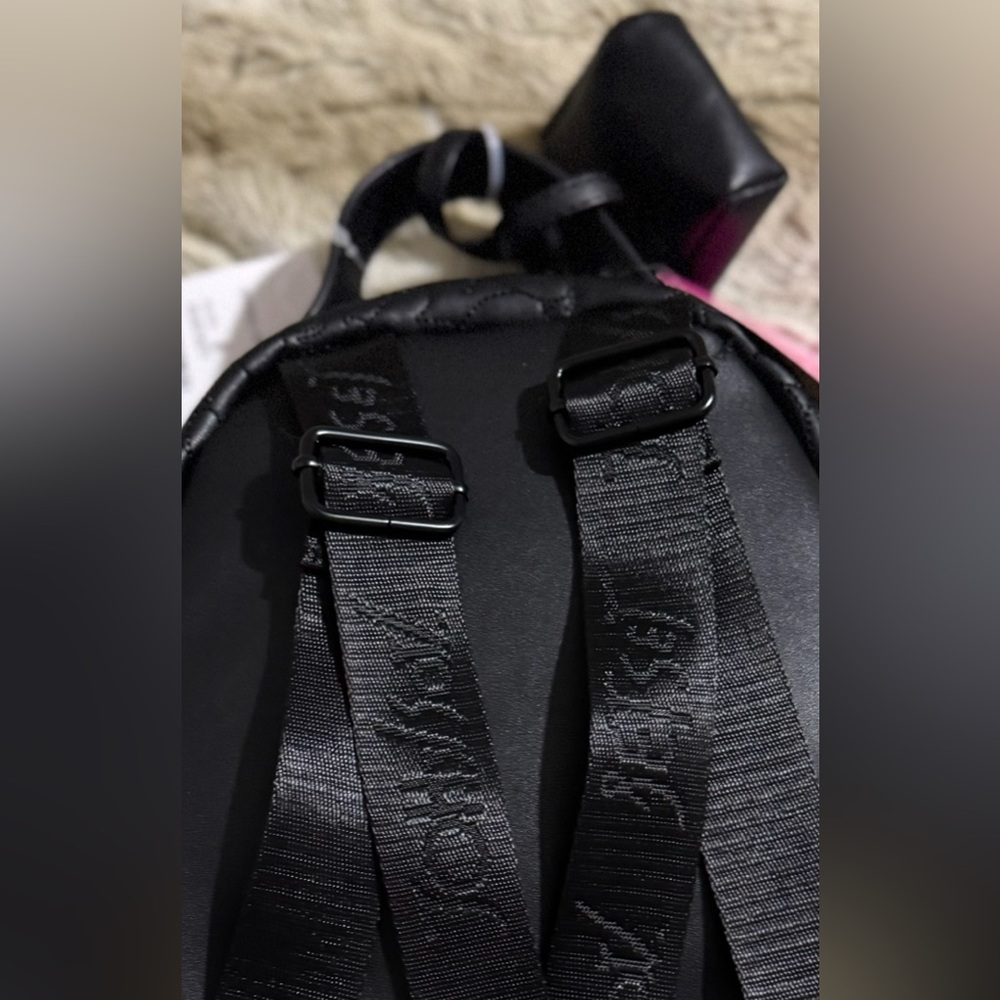 ✨ Betsey Johnson NWT Black Quilted Mini Backpack ✨ - Picture 4 of 4